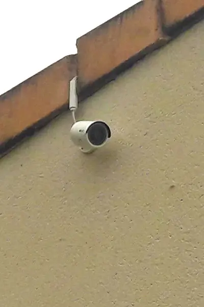 Caméra de vidéosurveillance extérieure installée par la société d'électricité Elec'eaux à Angoulême